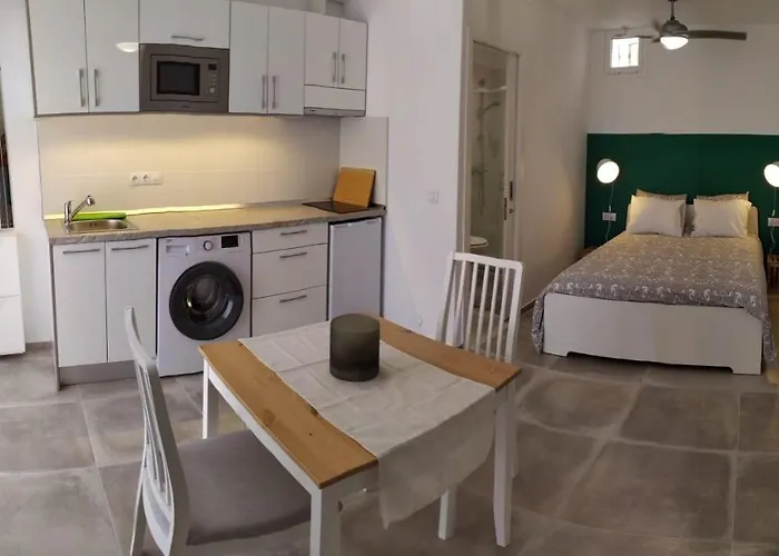 Cozy Studio Cristianos